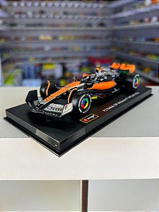 Fórmula 1 McLaren MCL60 Lando Norris 2023 1:43 Bburago c/ Display e Piloto