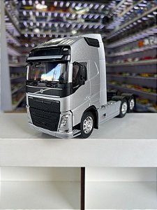 Caminhão Volvo Fh 500 Trucado 1/32 Prata Welly