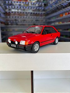 Ford Escort XR3 (1987) - Vermelho - 1:24 - California Classics