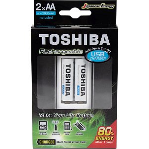 Carregador de Pilhas USB p/ 2 Pilhas AA/AAA Toshiba c/ 2 Pilhas AA