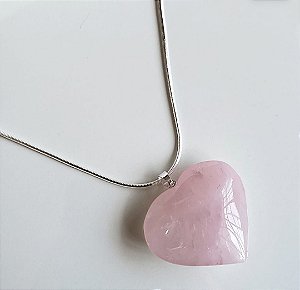 COLAR PEDRA NATURAL CORAÇÃO QUARTZO ROSA BANHADO A PRATA