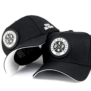 Boné Preto Estilo das Pistas Modelo Trucker aba curva
