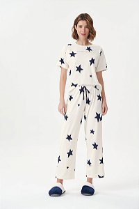 Pijama Feminino Adulto Manga Curta com Calça Pantacourt Estrelas Marinho