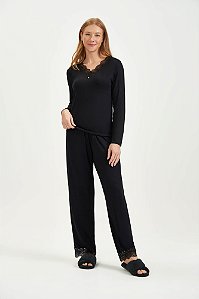 Pijama Feminino Adulto Manga Longa Preto com Renda em Viscolycra Cor Com Amor