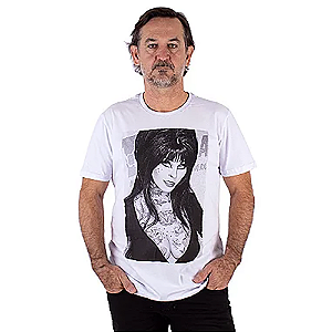 Camiseta plus Size Elvira Tattoo Branca.