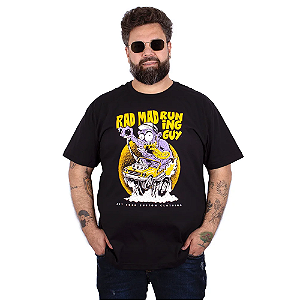 Camiseta Plus Size Rad Mad Guy preta.