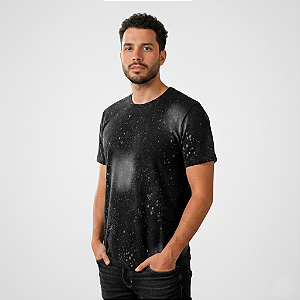 Camiseta Básica Estonada Spray Preta.