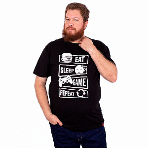Camiseta Plus Size Eat Sleep Game Repeat - Preta.
