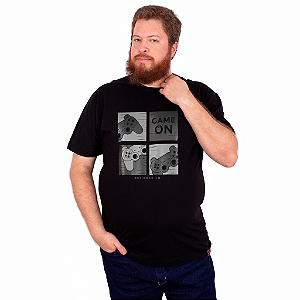 Camiseta Plus Size Controle Game On - Preta.