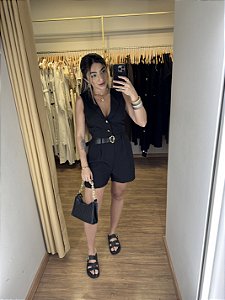 Macaquinho Alfaiataria Botões Cores