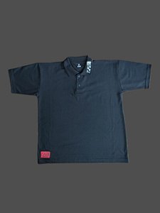 CAMISA POLO PRETA BORDADO EM BRANCO