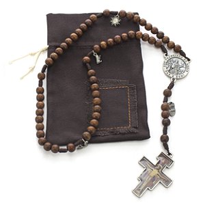 Terço Vida de São Francisco de Assis Madeira 8mm Canela