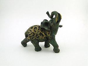Estátua Elefante Relevo Verde e Dourado Resina 15 cm