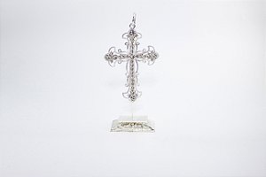 Crucifixo Suspenso Prateado Metal 16 cm