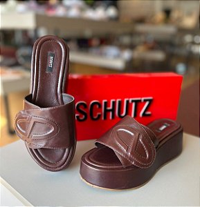SCHUTZ PAPETE FLAT LISA EMBLEMA EM COURO