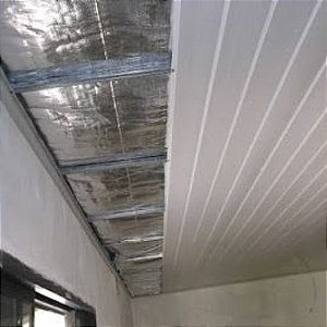 Forro PVC branco frisado Termo Forro instalado / colocado c/ isolante térmico 8 mm (m²)