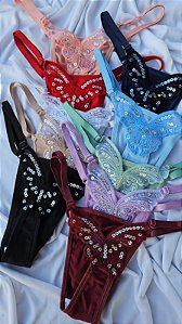 CALCINHA RENDADA EM FORMATO DE BORBOLETA