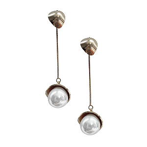 Brinco Médio de Aço Prata Pendurado com Pérolas BM2099