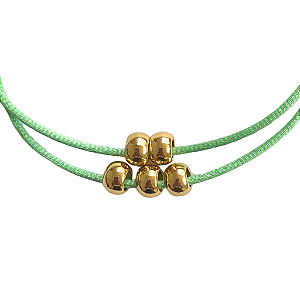 Pulseira Regulável Fio de Seda Verde Claro Bolinhas Dourada