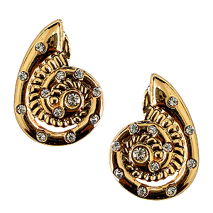 Brinco Médio Dourado Concha com Zircônias BM2146