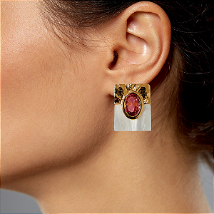 Brinco Médio Retângulo Dourado Madre Pérola e Cristal Rosa