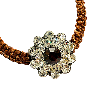 Pulseira Ajustável de Macramê Marrom com Pingente Flor de Strass Cristal e Marrom 855P