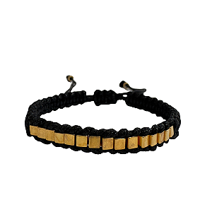 Pulseira de Macramê Preta com Tubo de Metal Dourado 906P