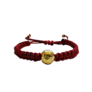 Pulseira Ajustável de Macramê Marsala com Esfera Orgânica Dourada 908P