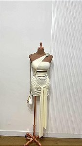 Vestido off white um ombro só