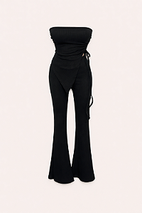 Conjunto Preto Tomara que Caia com Calça Flare