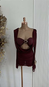 Conjunto Vinho com Tule e Detalhe Dourado