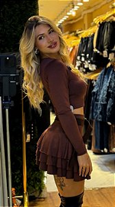 Conjunto Marrom Cropped Manga Longa e Saia com Babados