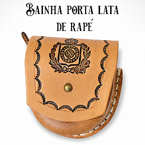 Porta lata Império do Brasil, estilo bainha ou borna, em couro artesanal para cintura.