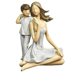 ESCULTURA MÃE COM FILHO SENTADOS