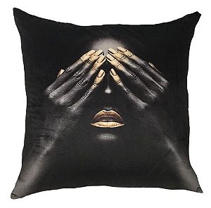 almofada em veludo com estampa de rosto