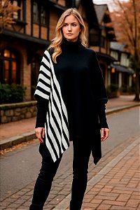 Poncho Feminino de Tricô com Listras Laterais – Elegância com Movimento Contemporâneo