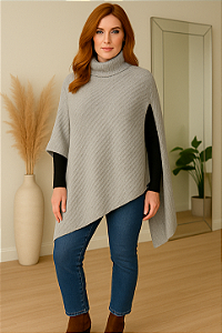 Poncho Feminino de Tricô Irregular Gola Alta Cor Cinza