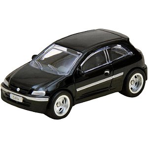 2000 Chevrolet Celta Preto - Pneu de Borracha