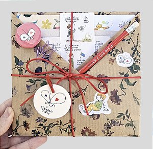 Kit Presente com Livro Téo & O Mini Mundo - Vol. 4 - Viver é um risco + Desenho Original + Mimos Exclusivos