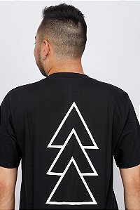 Camiseta Regular Clássica Preta