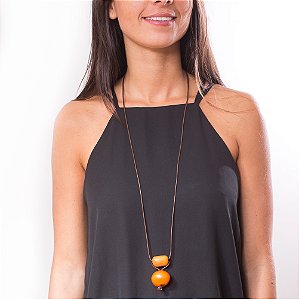 Colar de  jarina cilíndrica e jarina inteira