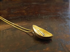 Colar Barquinho de Nossa Senhora Aparecida com Zircônia Azul no Banho de  Ouro 18k