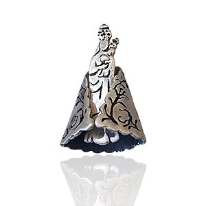 Pingente de Nossa Senhora de Nazaré na prata com oxidação fosco.