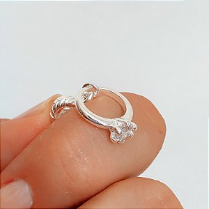 Berloque mini anel solitário banhado a prata