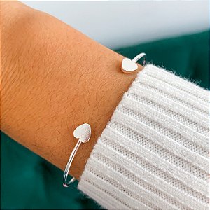 Bracelete coração liso regulável banhado a prata