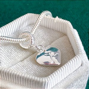 Berloque love corrida banhado a prata