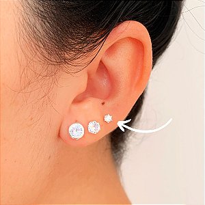 Brinco zircônia redonda pequena cristal banhado a Prata