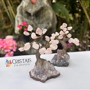 Árvore de quartzo rosa com base em ametista