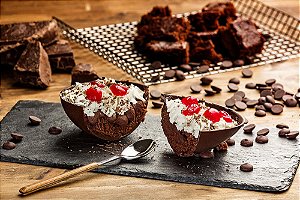 OVO DE COLHER FLORESTA NEGRA