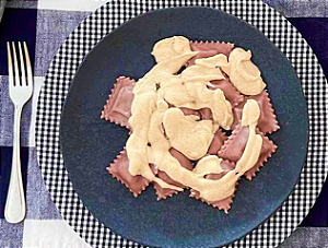 RAVIOLI AO VINHO COM MOLHO BRANCO